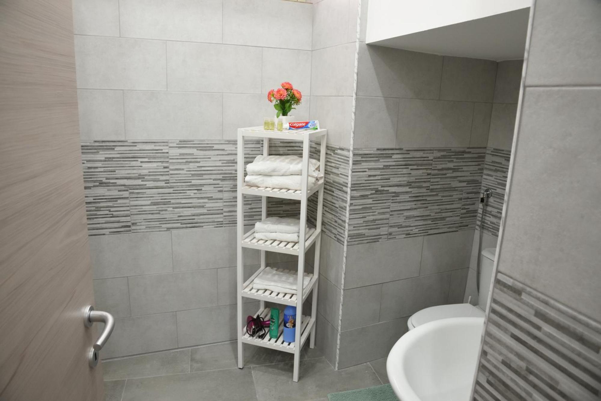 Family House Apartment Катания Екстериор снимка