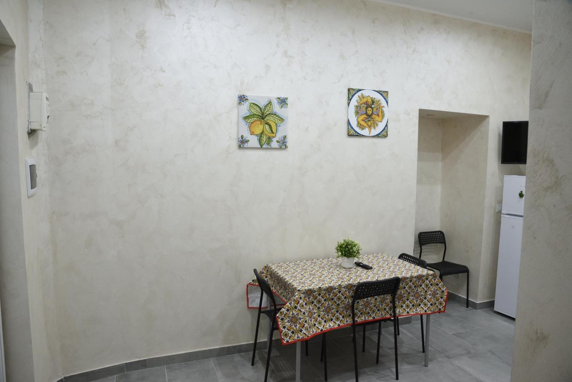 Family House Apartment Катания Екстериор снимка